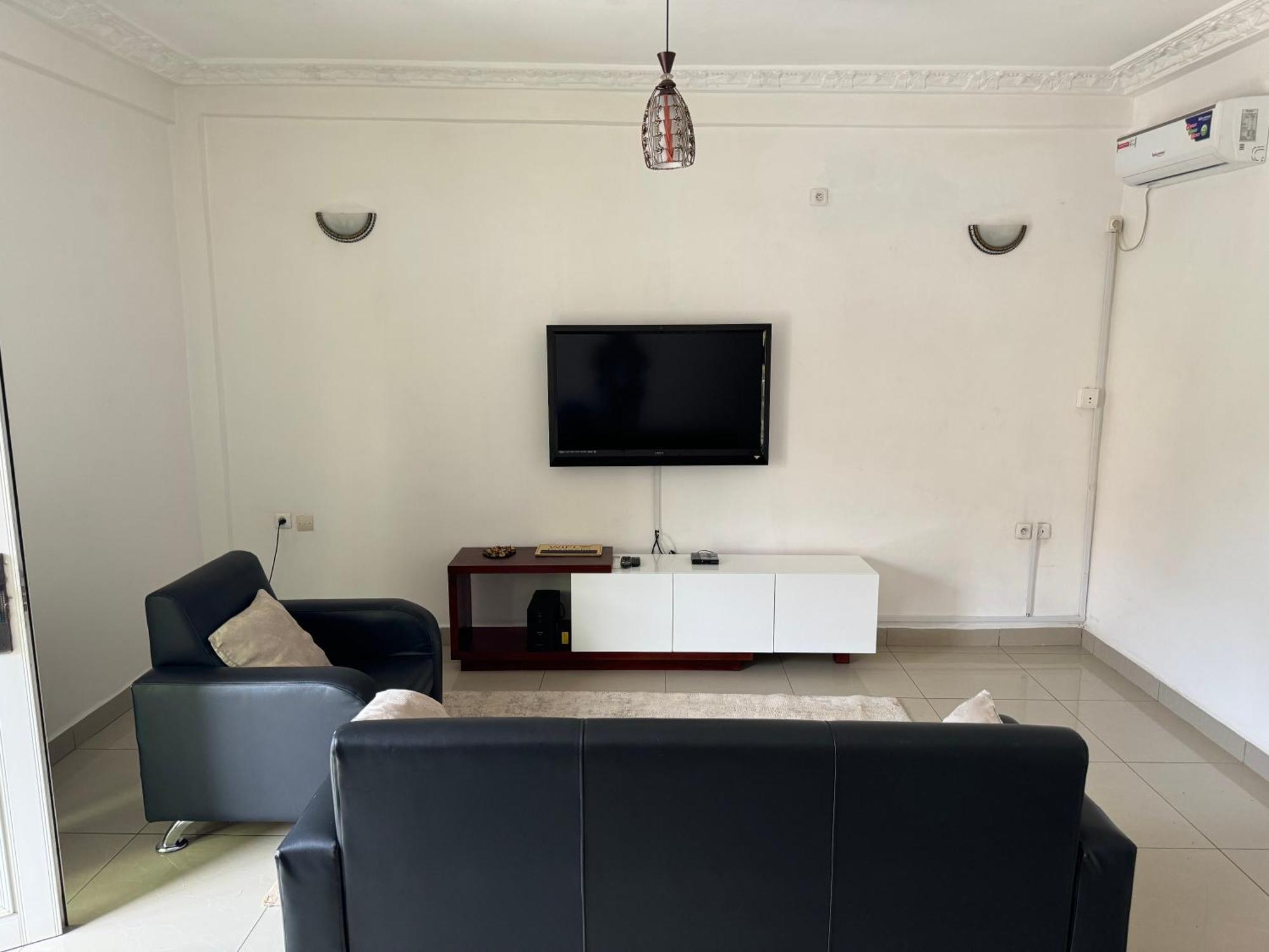Appartements Modernes, Wifi, Tv - Yaounde, Omnisports Exterior photo