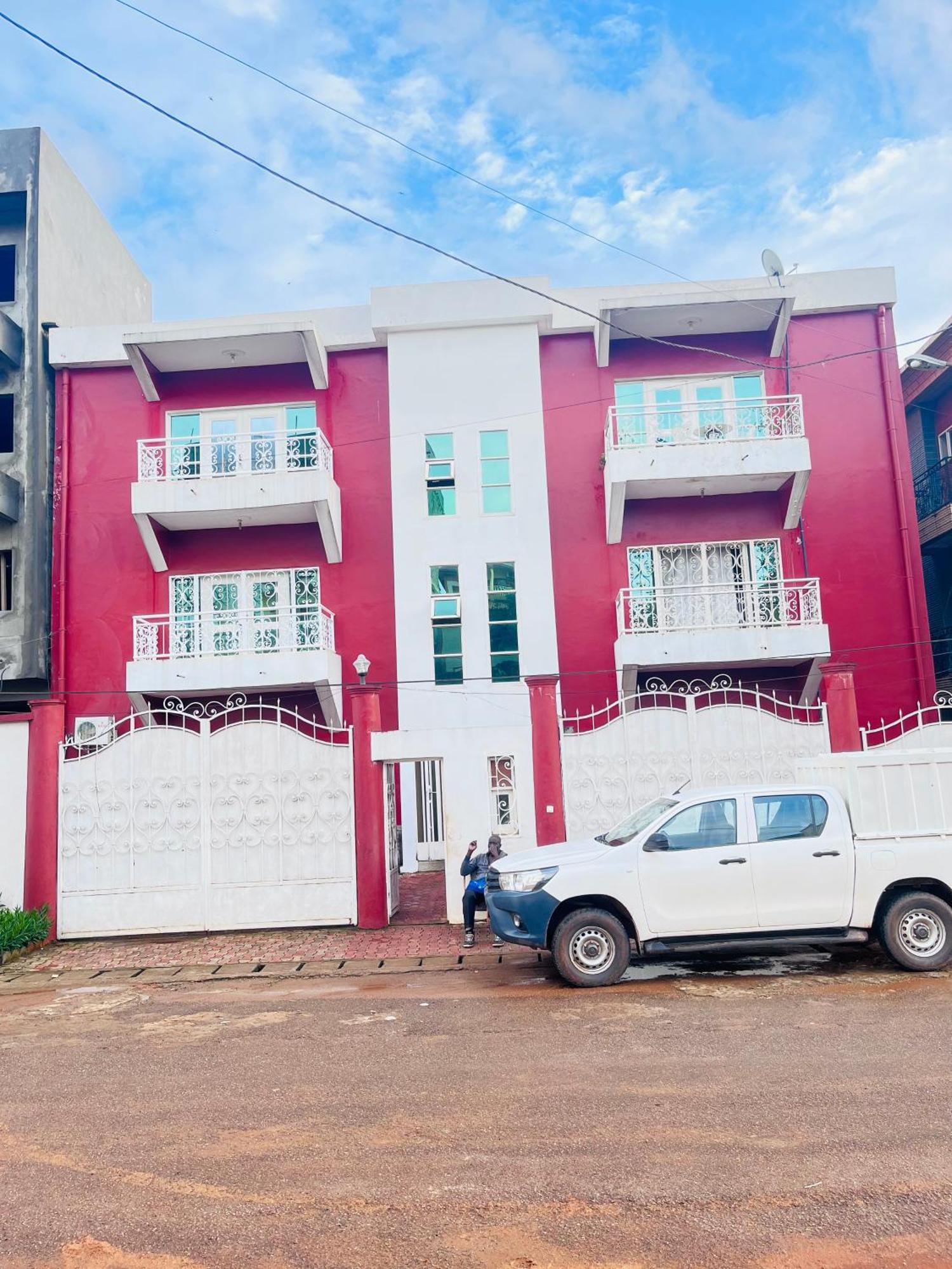 Appartements Modernes, Wifi, Tv - Yaounde, Omnisports Exterior photo