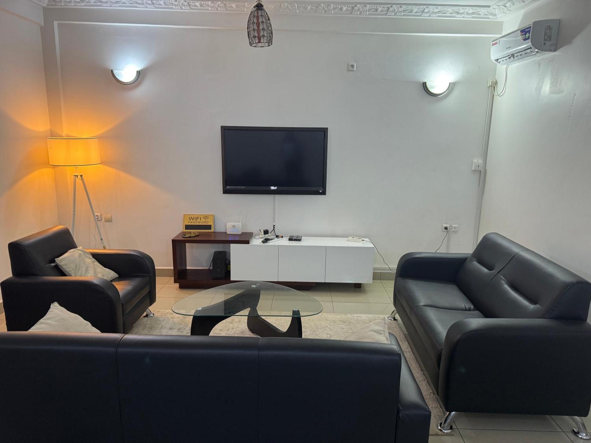 Appartements Modernes, Wifi, Tv - Yaounde, Omnisports Exterior photo